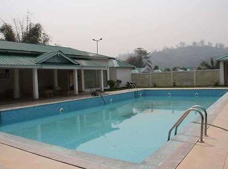 United-21 Grassland Otel Bagori Dış mekan fotoğraf